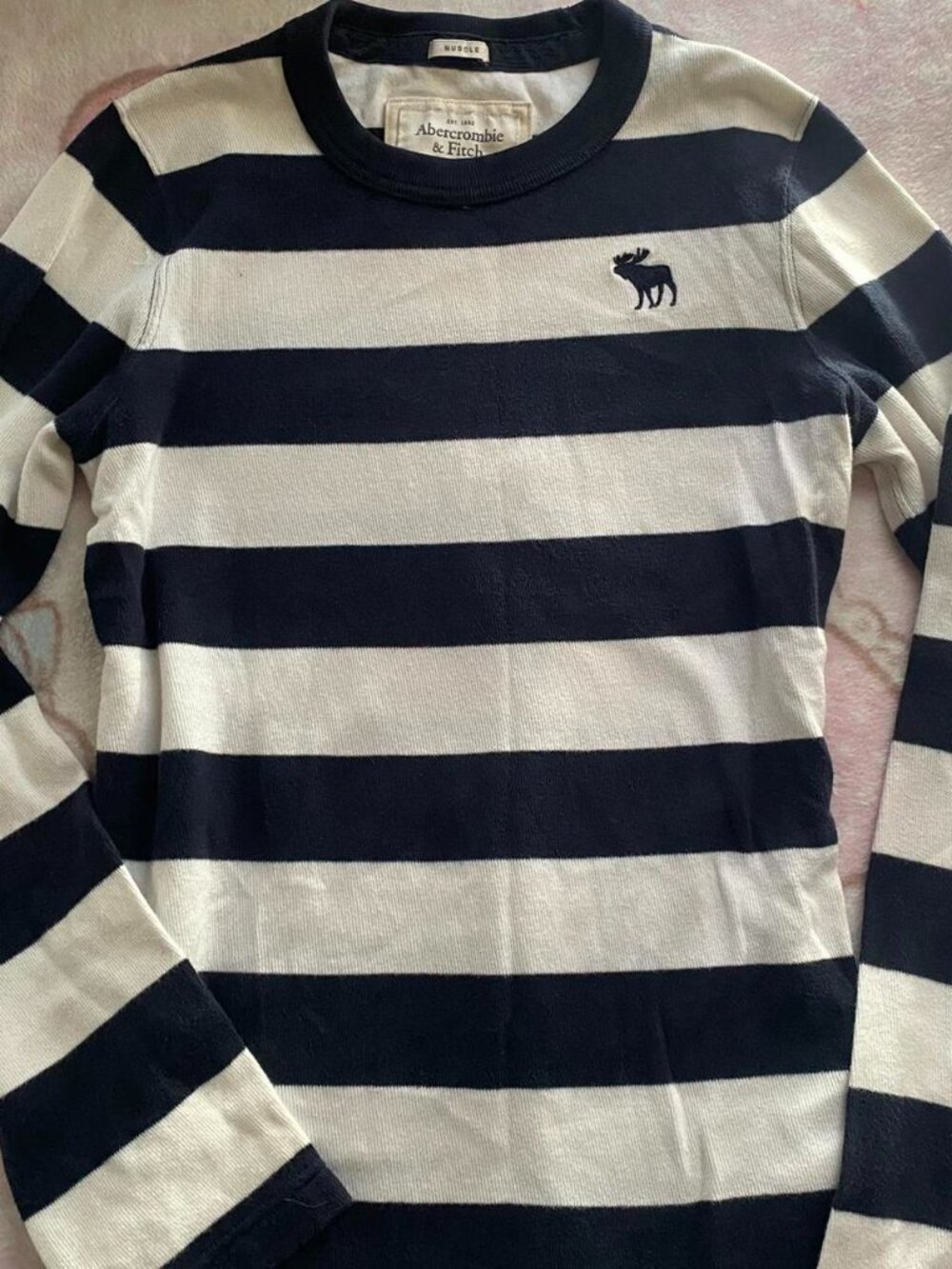 Abercrombie & Fitch Women's White and Navy Jumper